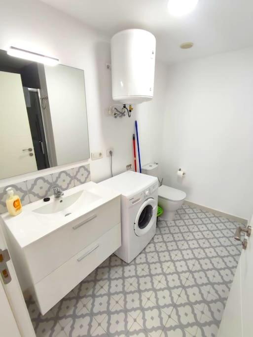 Apartament Near The Ocean In Playa San Juan エクステリア 写真